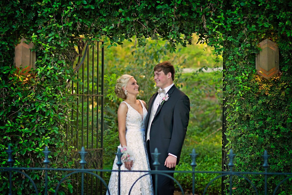 TrishBarras's tweet photo. ❤😍Amazing prom pics that Courtney took!!! Oh, my heart!!😍❤ https://t.co/fBnk0X4Elu