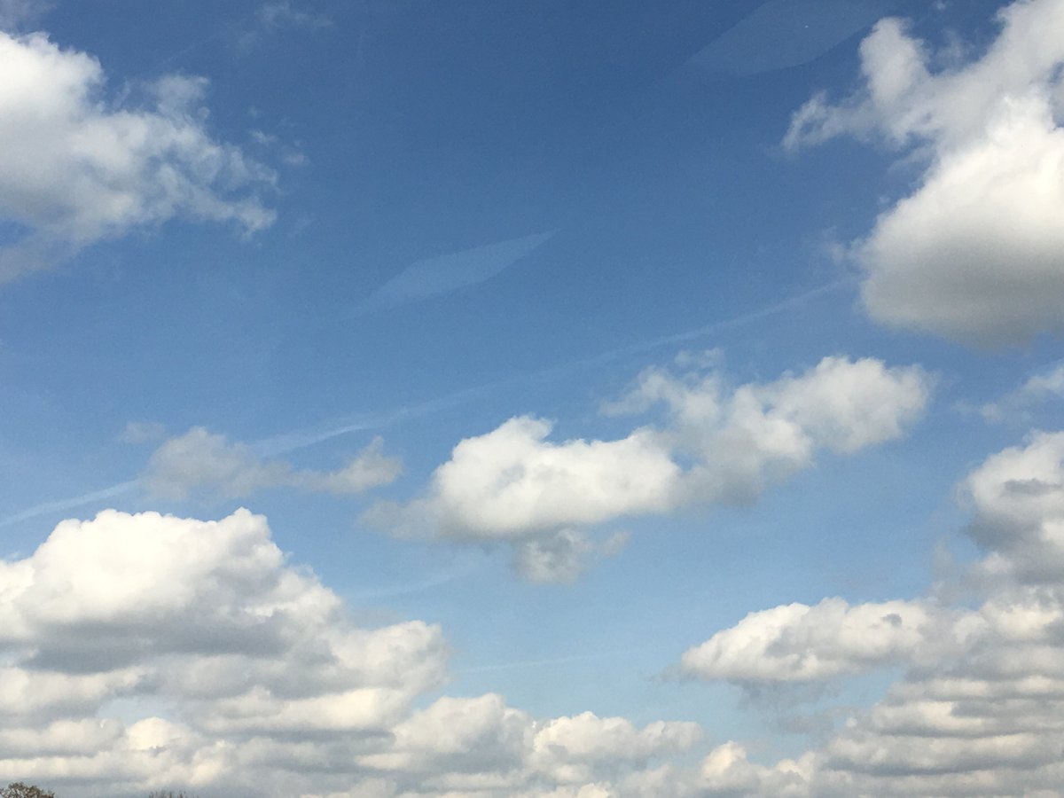 motocom's tweet photo. Hope everyone had a good weekend - nothing like riding to work on the bike for beating the #MondayBlues - beautiful weather too! https://t.co/6W0x5inB6x