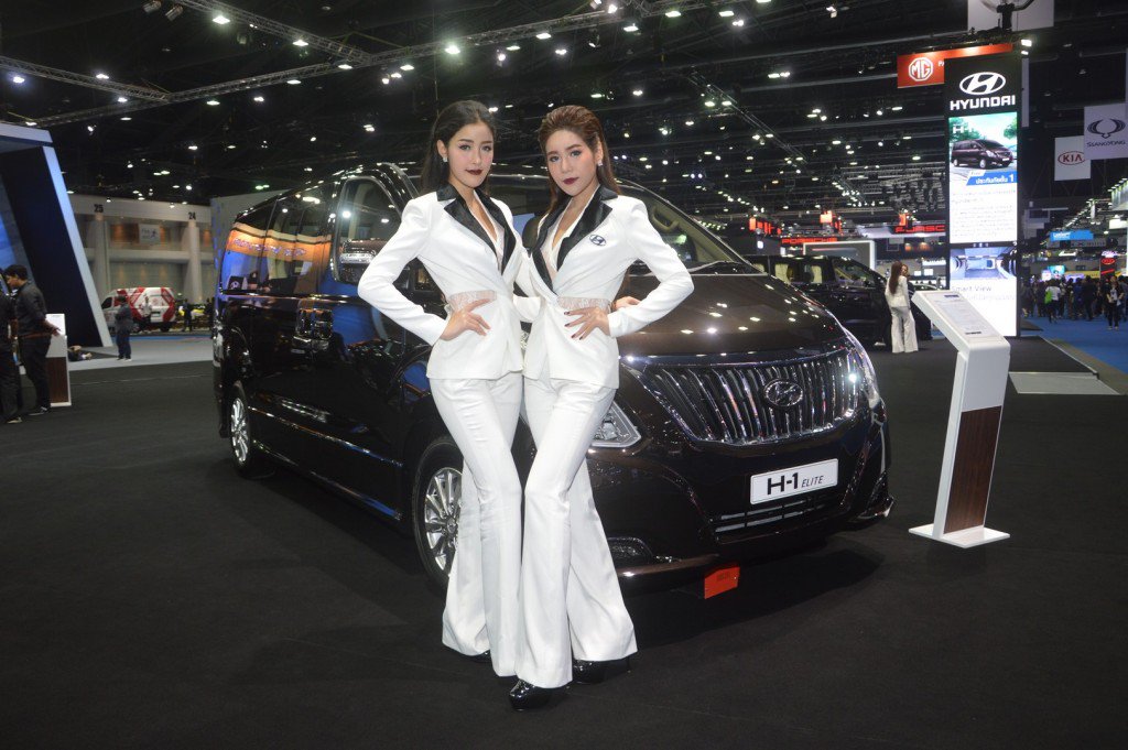 CarWhoops's tweet photo. Some Glimpses Of Beautiful Girls From Bangkok International Motor Show 2017.

#bangkokmotorshow #Cars #girls https://t.co/V2ElsBpCpB