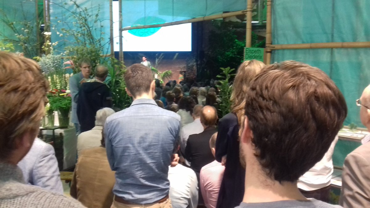 GreenportA's tweet photo. Wow. Een overweldigende belangstelling voor @letitgrow_org in #transformatorhuis #amsterdam Startups groene sector presenteren zich B2B! https://t.co/YJO09h7Qke