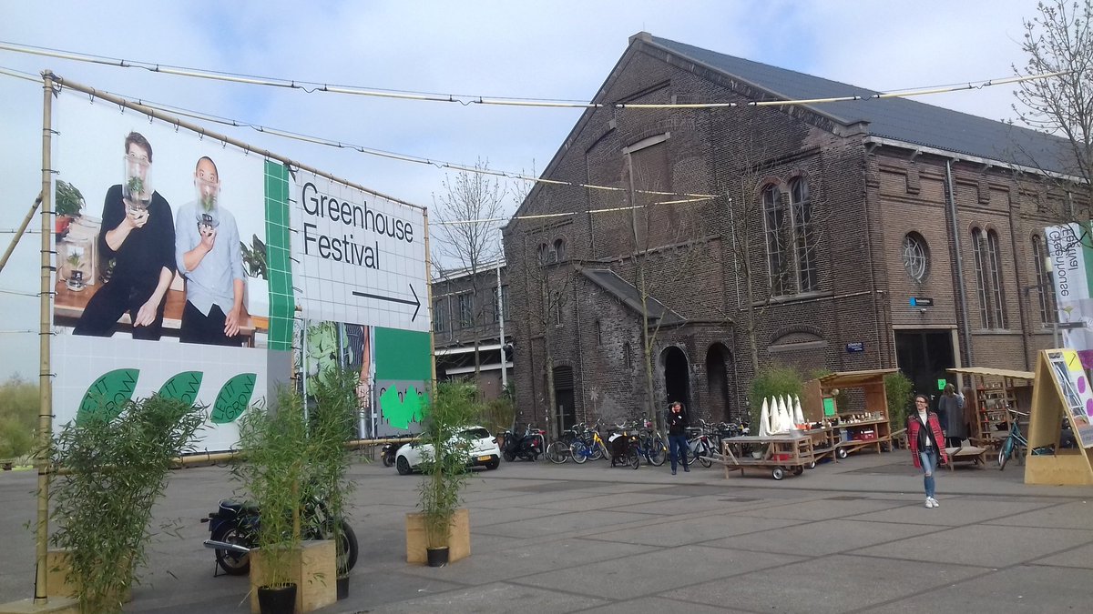 GreenportA's tweet photo. Wow. Een overweldigende belangstelling voor @letitgrow_org in #transformatorhuis #amsterdam Startups groene sector presenteren zich B2B! https://t.co/YJO09h7Qke