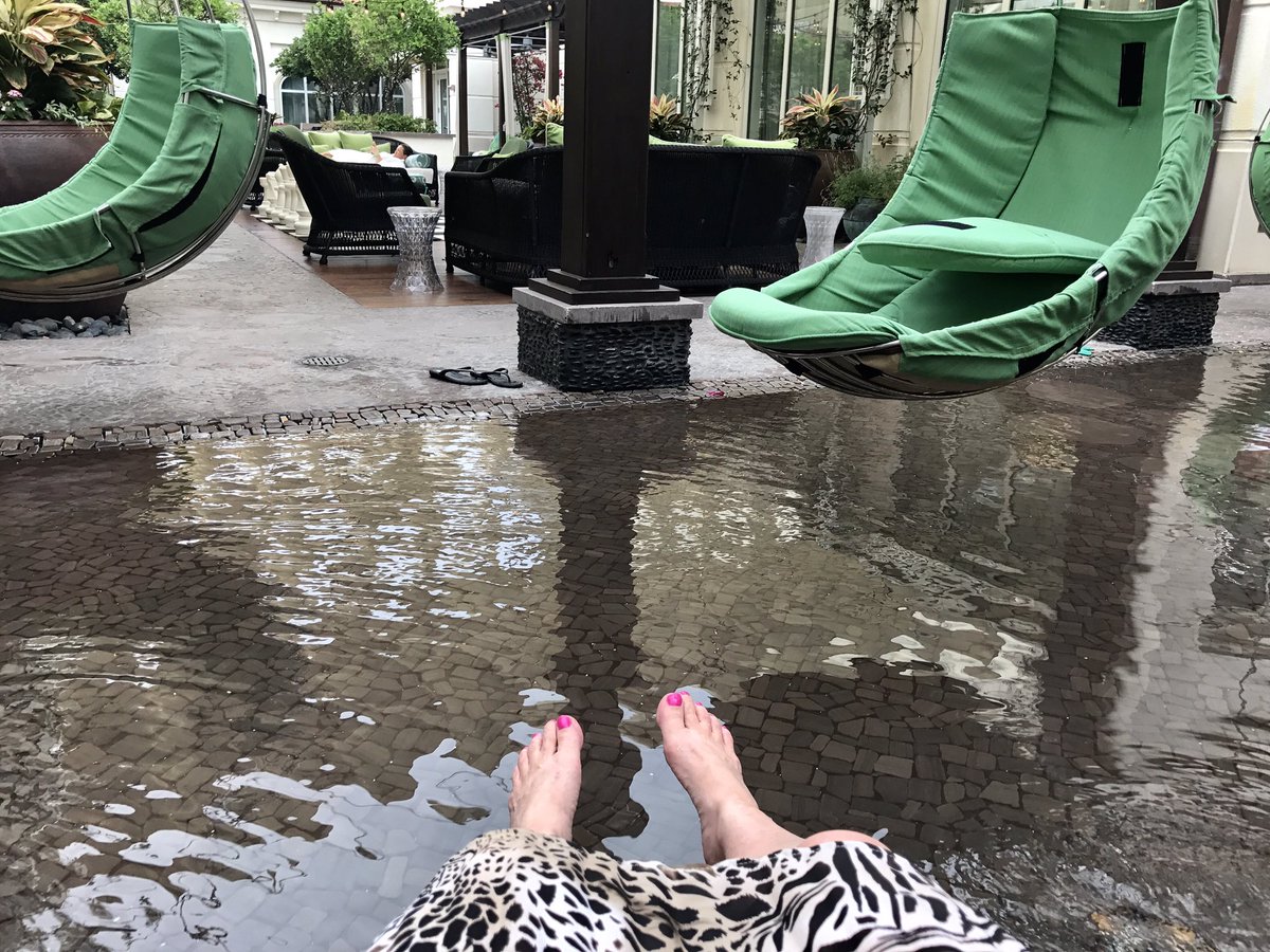 SpaTravelGal's tweet photo. Drumroll please...Best Facial so far in 2017 in Florida @eaupalmbeach @PalmBeachesFL #SpaDay #Spa #ThePalmBeaches #selfcenter #gardens https://t.co/b22gdCjTCk
