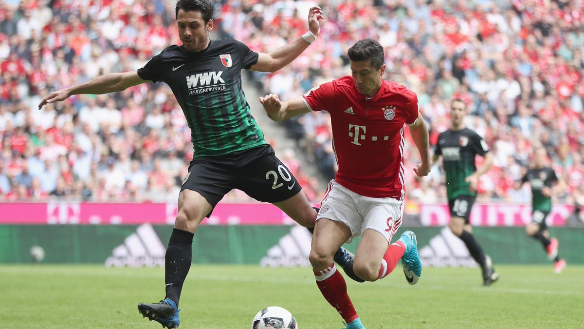 luisreyesv's tweet photo. @FCBayern 6 @FCAugsburg 0 goles: 3 de @lewy_official 2 de #TomasMuller y 1 de @Thiago6 siguen lideres en la #Bundesliga 🇩🇪🇩🇪🇩🇪🇩🇪🇩🇪 https://t.co/bPWUCZ6Uua