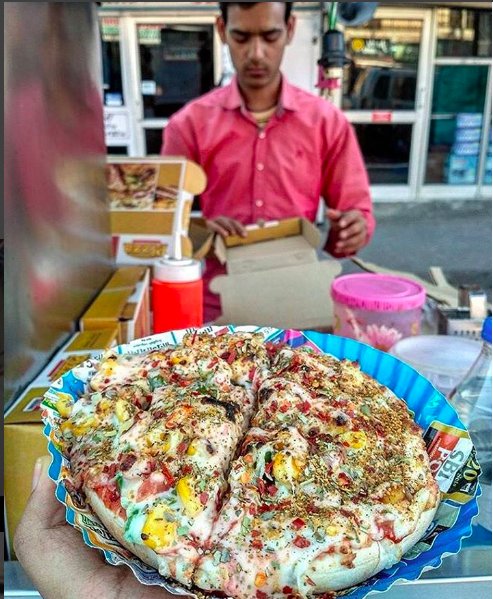 ekplate2014's tweet photo. #pizza #streetfood #india #mumbai #ekplate #ekplateapp https://t.co/i2wMAlSPgL