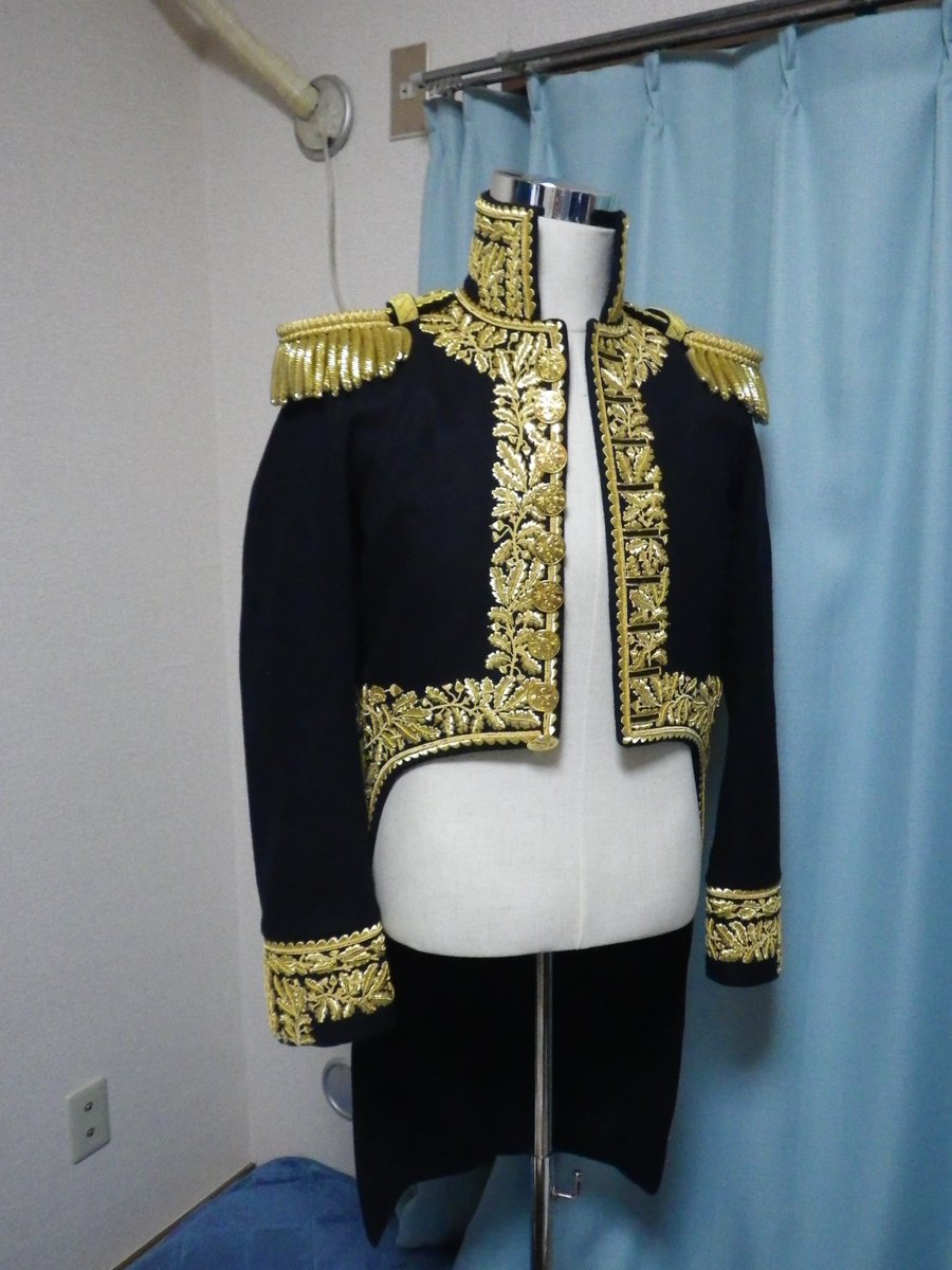 スチェッキン帝国伯爵 本日 フランスから第一帝政時代の中将大礼服 Grand Uniforme De General De Division が届きました ベルばらのオスカルが着ている青い軍服のモデルになったものです スチェッキン帝国伯爵 本日 フランスから第一帝政時代の中将大礼服 Grand Uniforme De General De Division が届きました ベルばらのオスカルが着ている青い軍服のモデルになったものです
