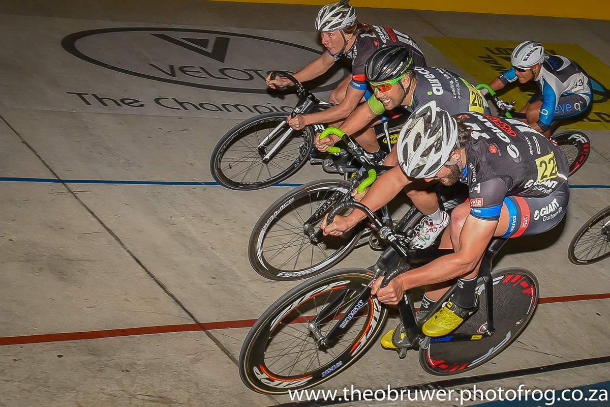 Looking forward to#SATRACKCHAMPS If you're in the area,head over to the Bellville Velodrome for a great indoor cycling experience!@TeamGiant