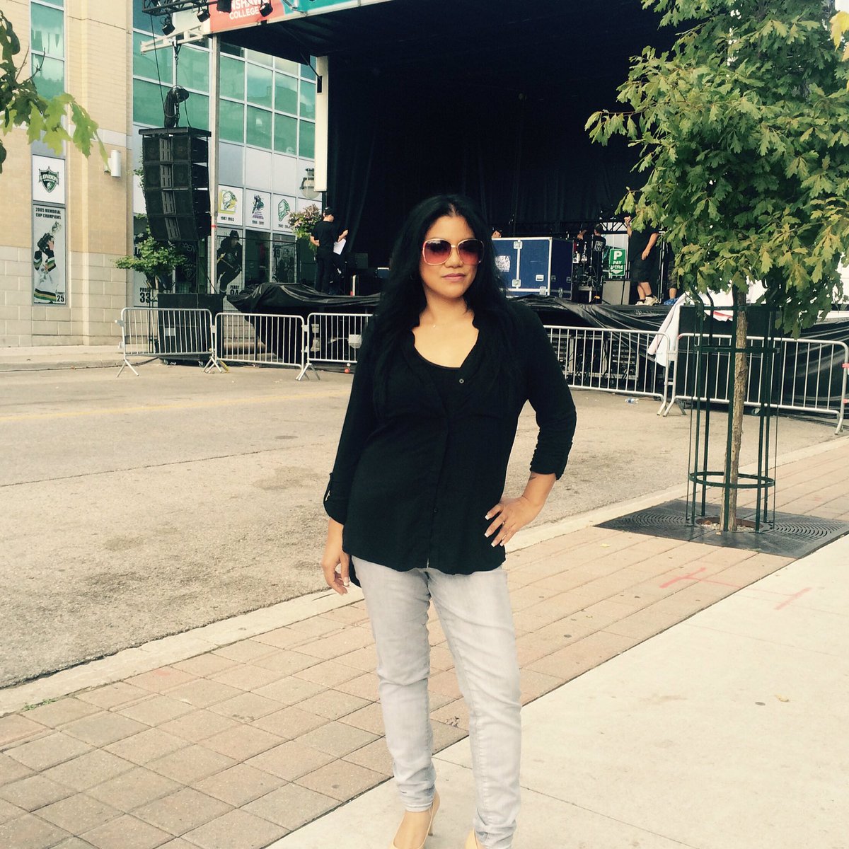 whirlradio's tweet photo. @VittekRecords #vittek_tape #canada and @StilettoSuprmom kicking off this #MondayMorning with some #perugian #ontarioian #music on #whirl https://t.co/kzxkzU9UqM