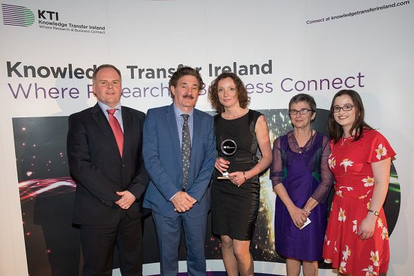UL_Research's tweet photo. #UL @MACSIMaths &amp; AAL win #KTIconnect Consultancy Research Impact Award  https://t.co/FWNzKVxZS1  #KTIAwards17 #ThinkBigAtUL @UL_Research https://t.co/MDFC5S2M7E