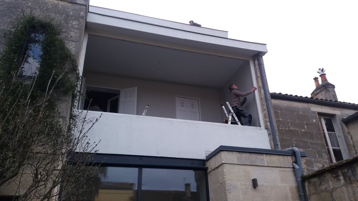 mdm_menuiseries's tweet photo. Remplacement de menuiseries dans le centre de Bordeaux. Profils alu RAL 7016 https://t.co/GkKkcY3txX
