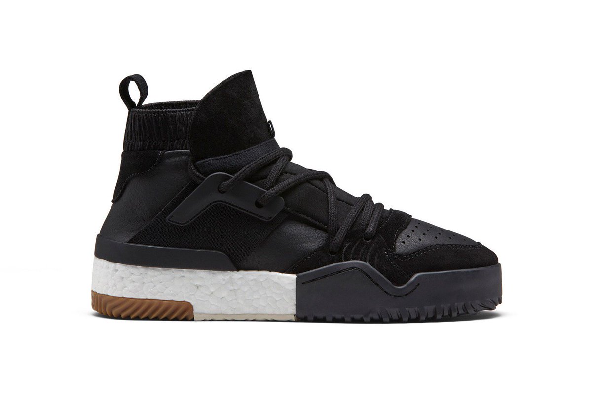 KicksDealsEU's tweet photo. RESTOCK! Adidas x AW Bball black here! https://t.co/AXhesby1kP https://t.co/eQdgaedpPd