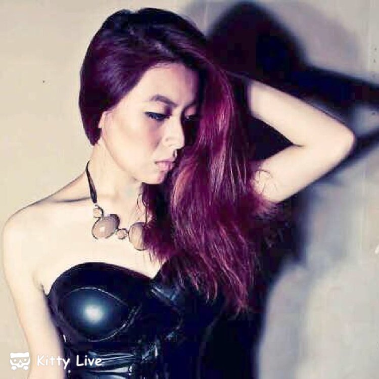 reycath's tweet photo. Hi friends, there is an amazing live show in Kitty Live, come now.https://t.co/7HQnaDESy3 https://t.co/ylGf8slNIC