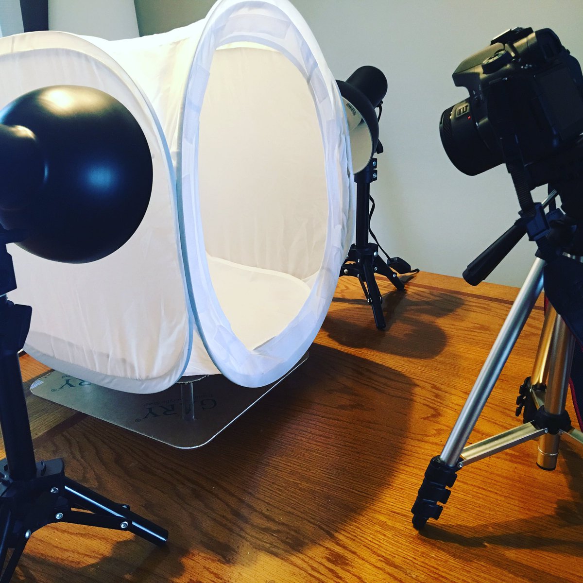 CreationsbyCC15's tweet photo. Lights, camera, action! 🎬🎥📸 #behindthescenes #photoshootstudio #photoshoot📷 https://t.co/py3IvQo7xN