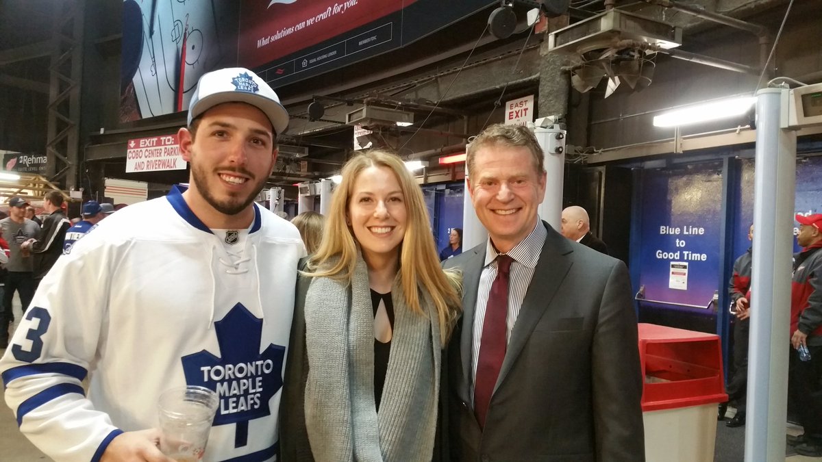 JFenos10's tweet photo. What a pleasure it was running into @HennyTweets and Co. at the Joe Saturday night. #GoLeafsGo #Farewell2TheJoe #tmltalk https://t.co/BVVLSFhU8F