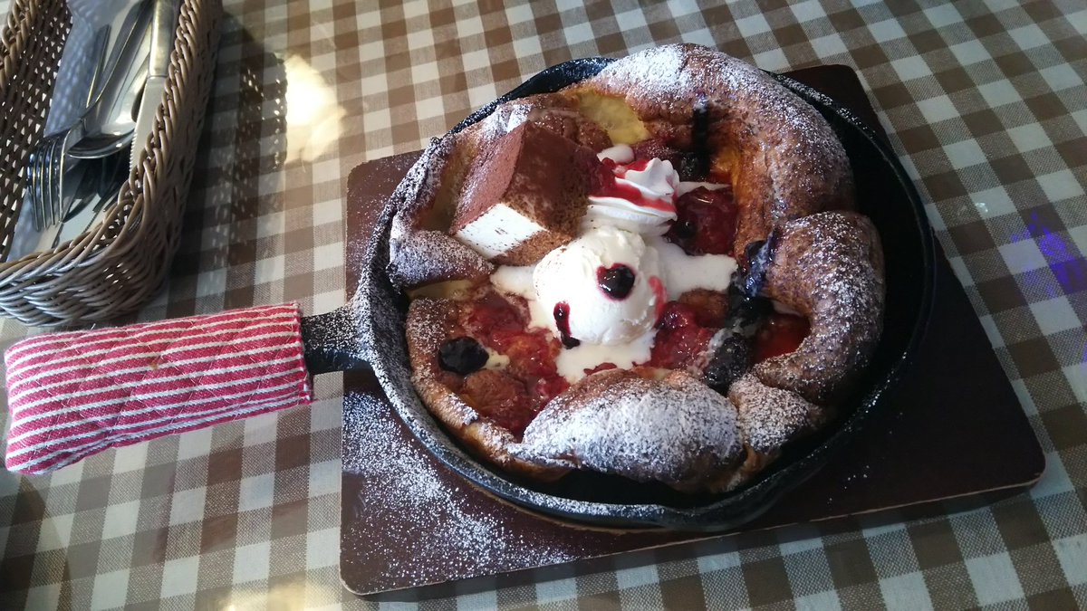 mina0436's tweet photo. 今日！友人とカフェに行きました☕ちょっとずつ分け合ったけどどれも美味しかったです❤幸せ😆🍀 https://t.co/7wAdnIgE75