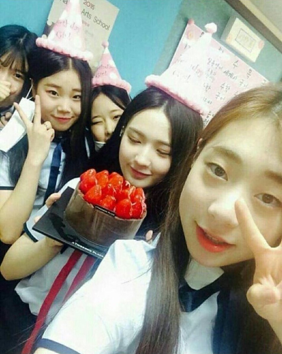 뿅 ある事務所でモデル兼練習生してる私の推しはいつもユヨンジョンを公開処刑してるんだ 本当好き ヨンジョンアンチではありません