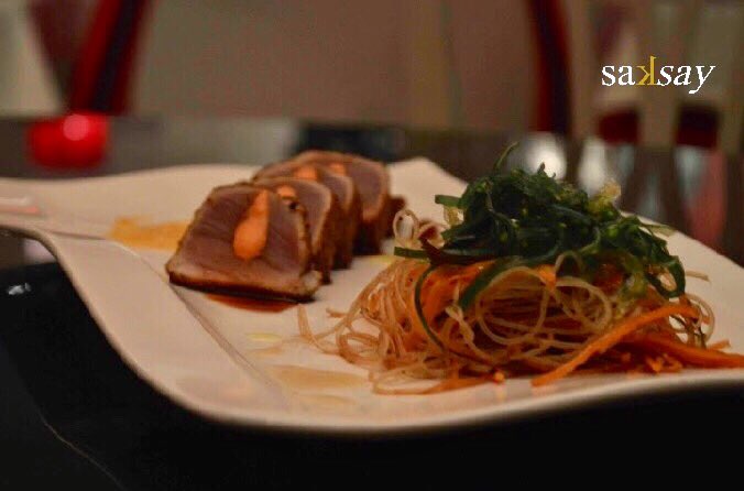 SaksayPeruvian's tweet photo. Deléitate comenzando la semana con el mejor Atún Abrazado con ajonjolí, un plato hecho con ingredientes frescos y el toque único de Saksay!! https://t.co/yfVZ5UVWFG