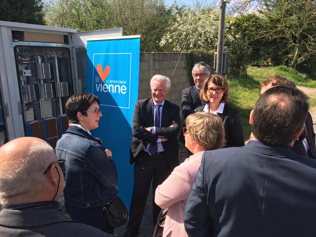 unionvienne's tweet photo. Inauguration montée débit sur #LeignéSurUsseau #Mondion #Vellèches #SSaint-Pé @DaugeValerie #APichon @jpabelin @afbourat @departement86 https://t.co/y5FAHiNTRb
