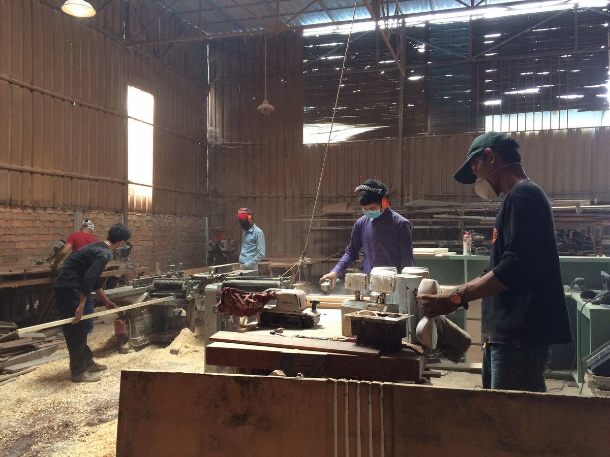 AlbertoCremo's tweet photo. Every year 100 cubic meters of wood are reclaimed and made into beautiful furniture at PisorWorkshop #Cambodia #environment #impact https://t.co/hQ9WLgk4Kj