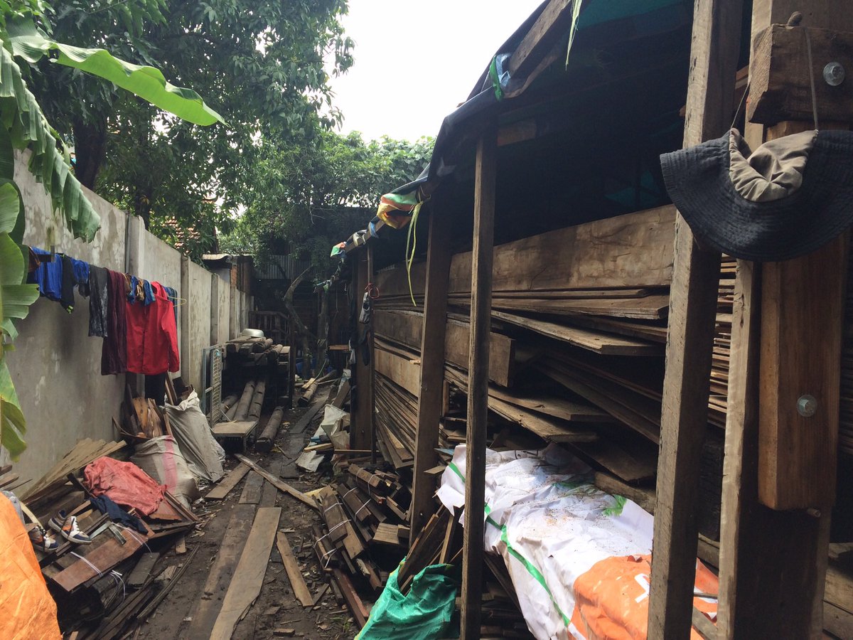 AlbertoCremo's tweet photo. Every year 100 cubic meters of wood are reclaimed and made into beautiful furniture at PisorWorkshop #Cambodia #environment #impact https://t.co/hQ9WLgk4Kj