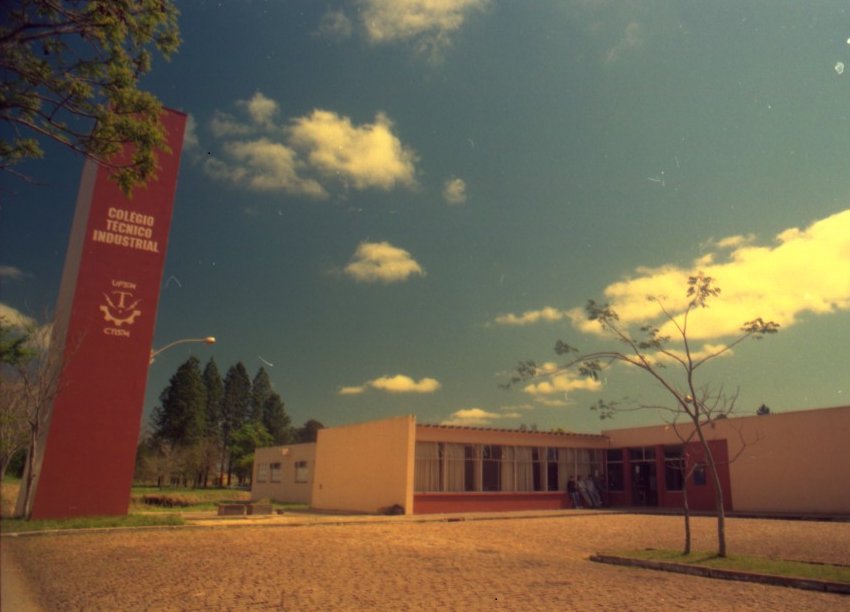 UFSM_oficial's tweet photo. #CTISM #UFSM completa 50 anos nesta semana. Confira a programação: https://t.co/bET84blBl2 https://t.co/SBRQpHwer2