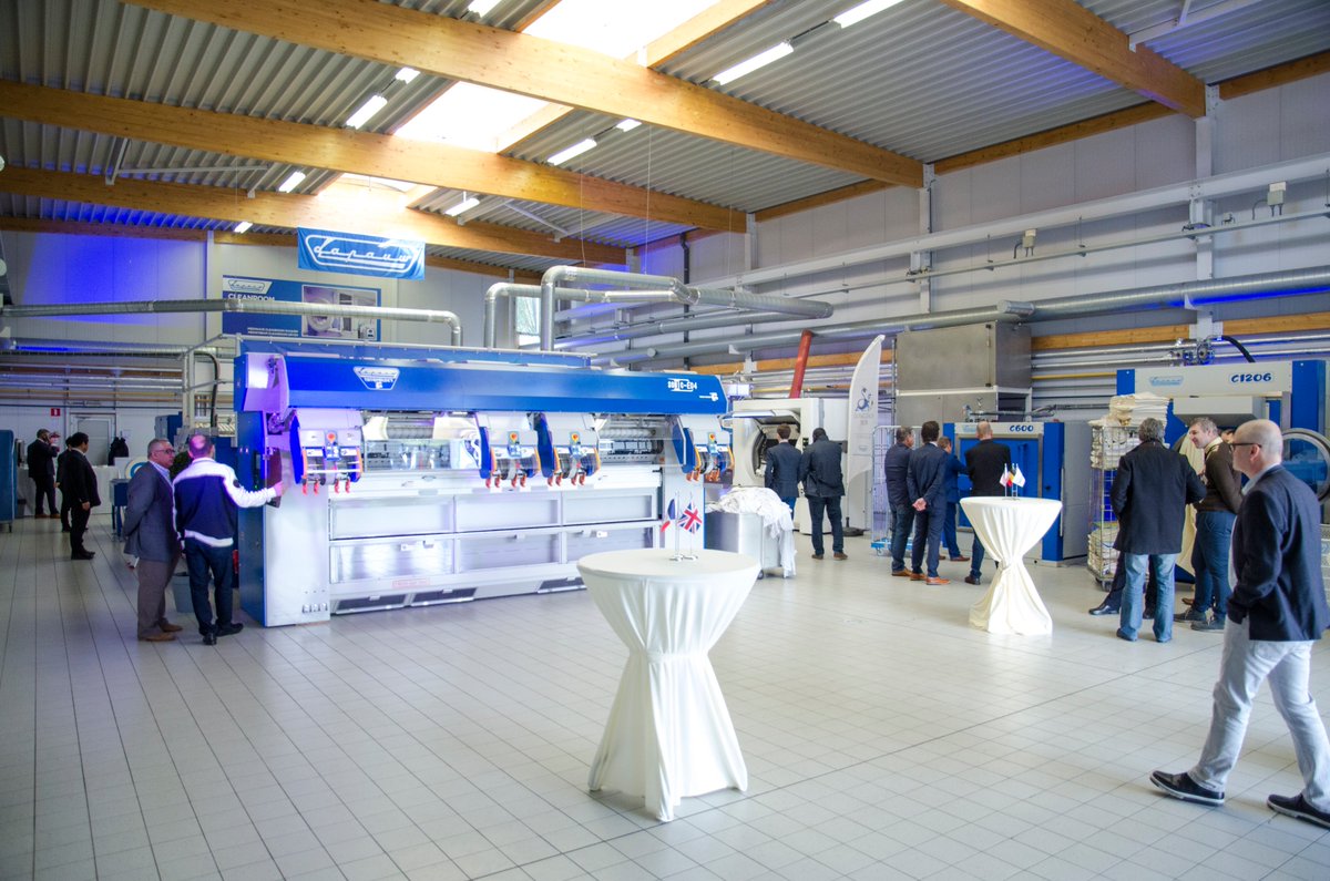 We hosted a successful customer day last week at our showrooms.
Many customers tested our different solutions and showed a lot of interest.