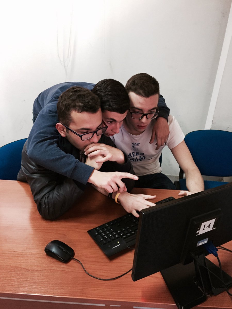 OverRailProject's tweet photo. A lavoro per il montaggio del video...  @ascuoladioc https://t.co/aQOqWb7Mvx