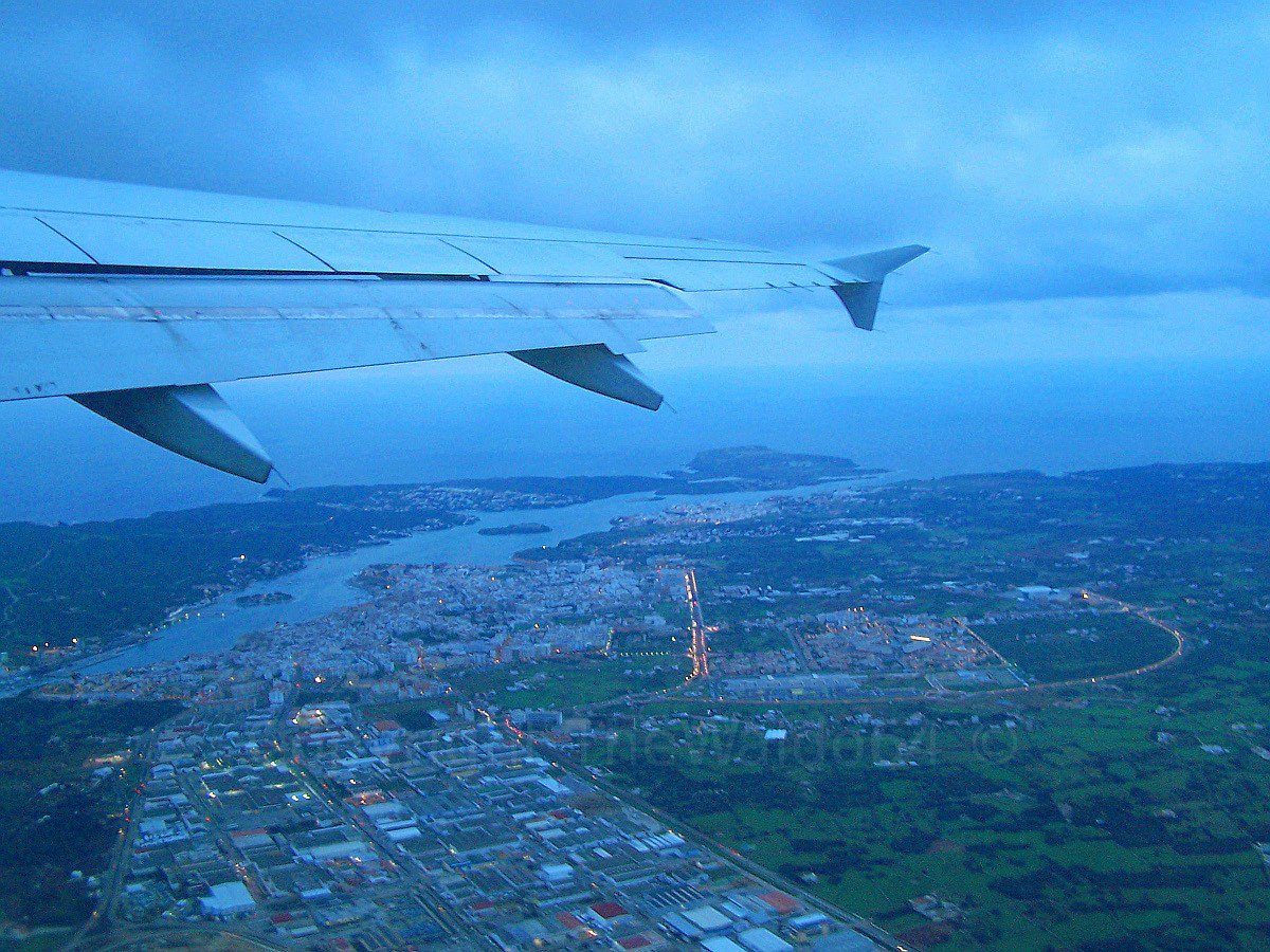 TheWaldo64's tweet photo. EC-GRE #Clickair #A320-211, This was an early morning flight to Barcelona, here showing Mahón (Menorca) an its Harbour, December 20th 2007. https://t.co/9WcohimCyp