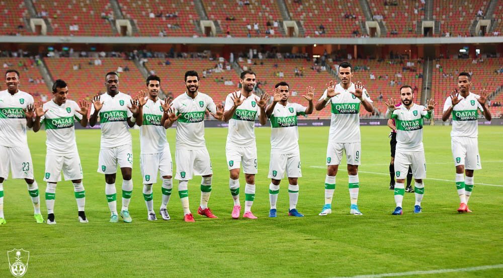 Rabanalsafena's tweet photo. منح مدرب النادي الأهلي كرستيان جروس لاعبي الفريق الأول راحة اليوم عن التدريبات على ان يعاود الفريق الثلاثاء تحضيراً للقاء #الباطن .. https://t.co/RHVi7lr4pj