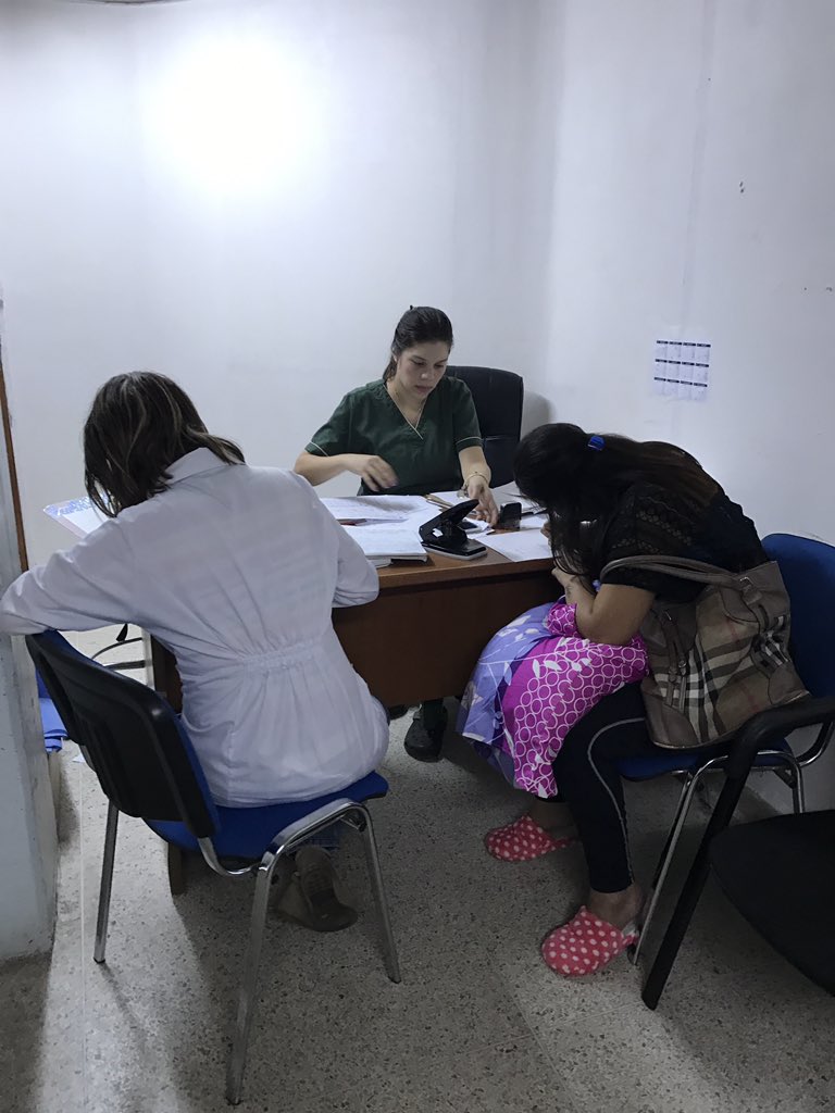 huyaparivss's tweet photo. #FelizLunes. Nuestro hospital  operativo brindando salud. #ivssAtiendeAlPueblo .@ivssoficial .@AngelaCarrero3 .@VTVcanal8 https://t.co/TVkPVsovE0