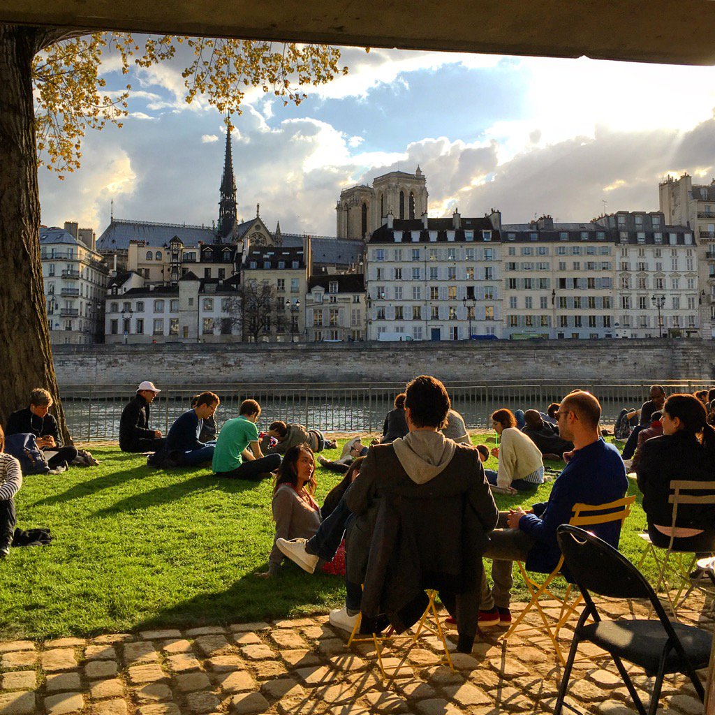 Milena_Guide's tweet photo. Monday motivation :-) soooo Parisian #travel #paris #sunnyday #guideparis #париж #екскурзия https://t.co/y8hCa0zAlU