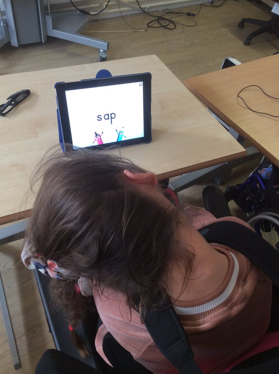 wilsonstfeed's tweet photo. #wschurchill enjoying playing phonics games on the iPad! #wsliteracy #wscomputing https://t.co/IdcOugw5gL