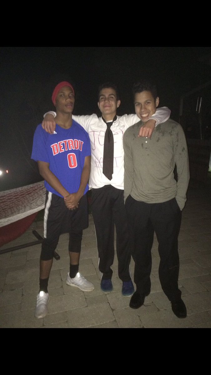 Tommy_Douglas_'s tweet photo. Happy birthday Achmed @ahmad24dakrouni , hope you have a great day my son, keep scoring those bangers ๐จโ๐ฆ๐คโค #talkswithtom https://t.co/IeTUAfPuyB