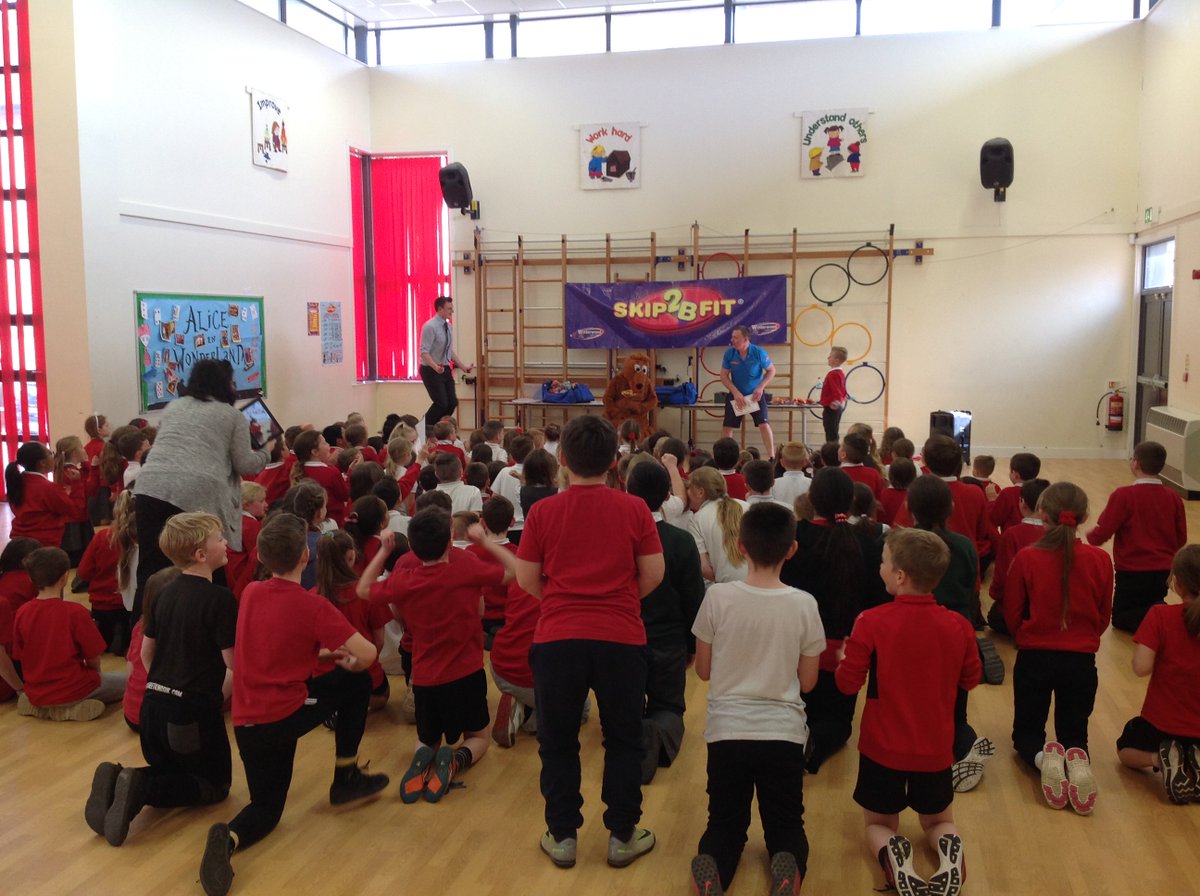 LightmoorPri's tweet photo. What a great day! Teacher vs Pupil competition won by Alfie! Thanks to John @skip2bfit #skippingworkshop #skipping #skip2bfit https://t.co/VpsN0yu5zp