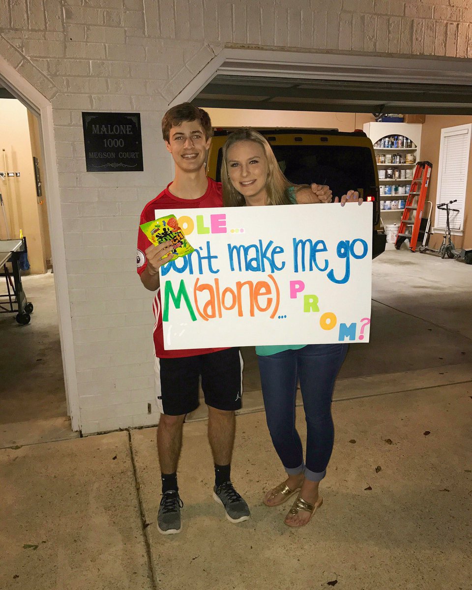 ravensprom2017's tweet photo. They won't be going (M)alone to prom!! https://t.co/S9cVrDih4D