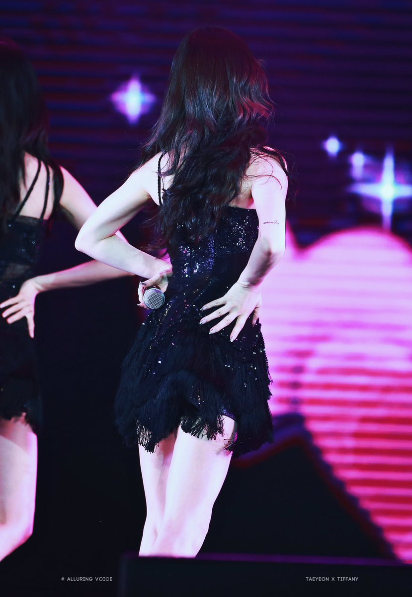 TaeyeonsArms's tweet photo. 😳 https://t.co/etkkq6CxDu