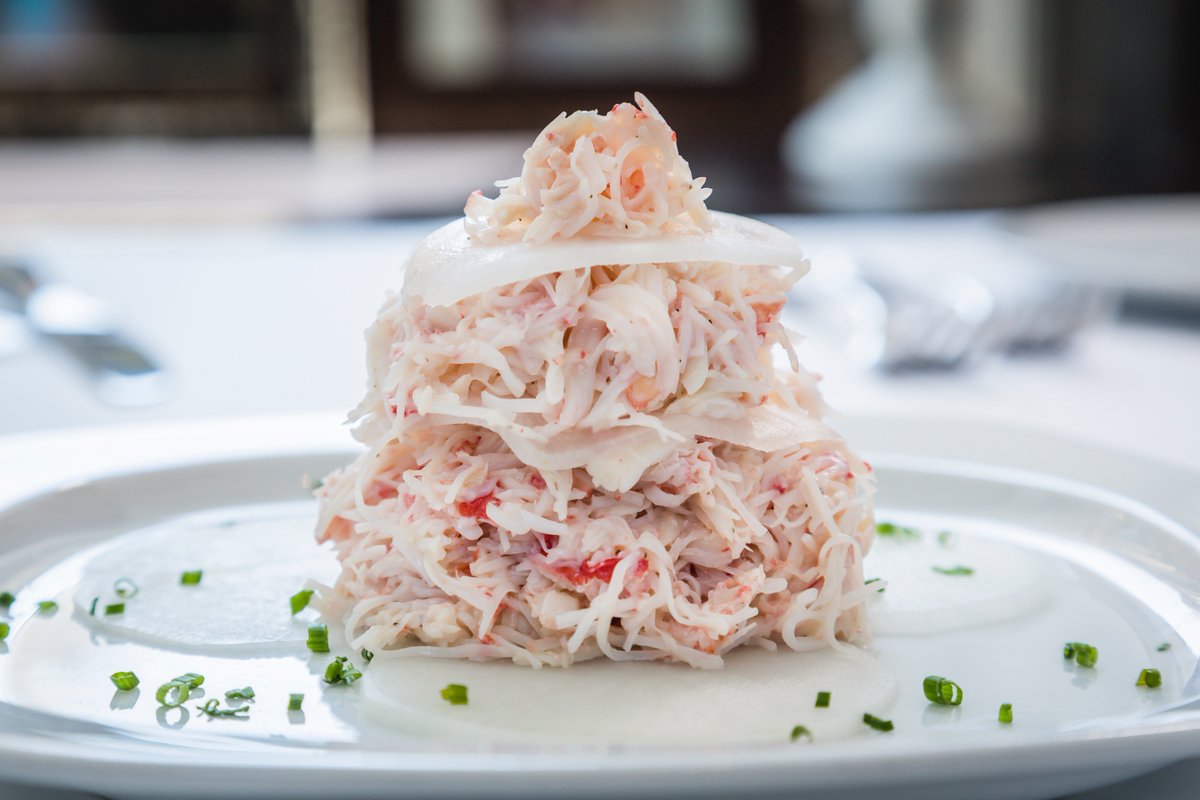 chezdelmo's tweet photo. le #crabedesneiges est arrivé! Servi décortiqué, en salade, étagé sur daikon #snowcrab https://t.co/iY6jopSlyF