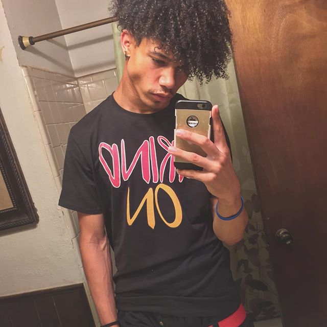 hellfireco243's tweet photo. Deliano in his "GRIND ON" Short Sleeve. HFCO Video COMING SOON. #hellfireclothingco #streetfashion #streetwear #Style #GraphicDesign #Dance https://t.co/lQSpcarx1e