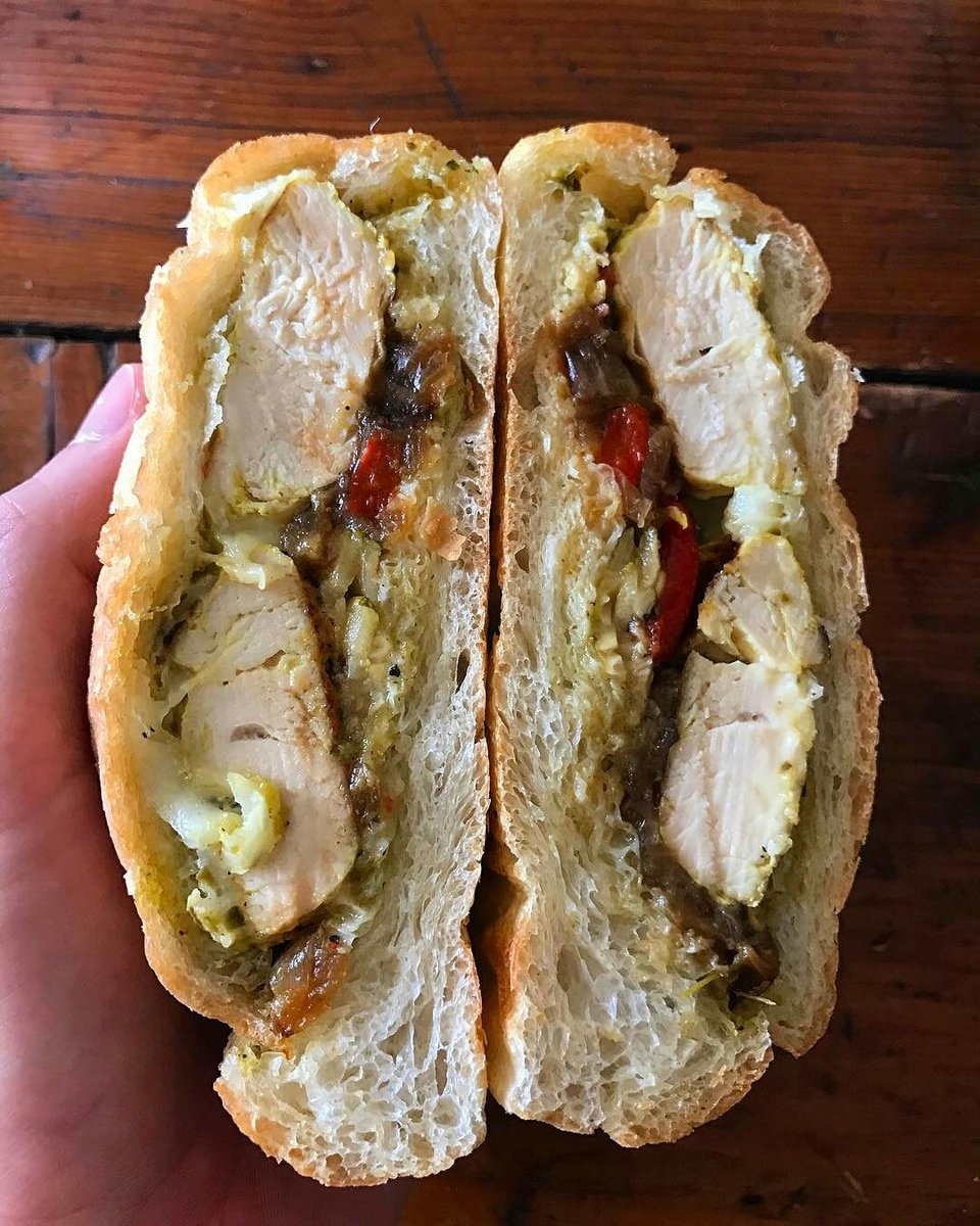 Beautiful shot of our PICANTE CHICKEN 
📷: @thecharmcitychomp: 
...
"Chicken sandwiches are better with picante sauce 🐔"