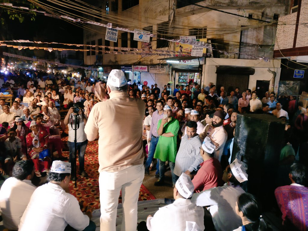 FromBhaskar's tweet photo. Some scintillating visuals from Laxmi Nagar Vidhan Sabha

Great support

In the pictures : Dy. CM @Minister_Edu  @msisodia &amp; @NitinTyagiAAP! https://t.co/TmDEZ1cHnW