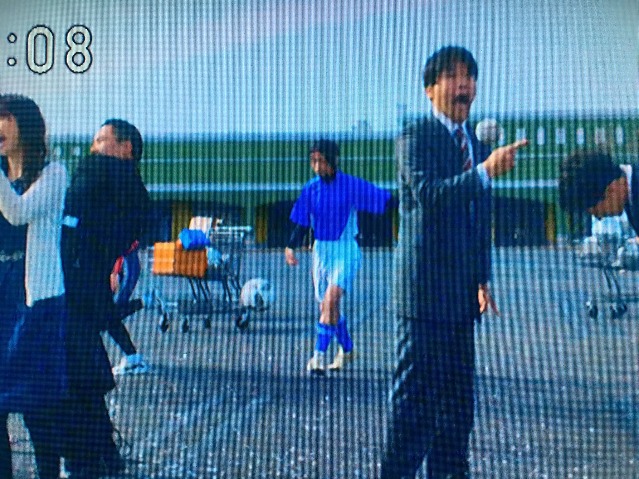 中村誠一 シャキーン 速度のうた サッカー少年が僕です 愛ちゃんは歌歌ってるんかな 3710の3 7がうつってるので是非みてみてください T Co 1yu9anta5g Twitter