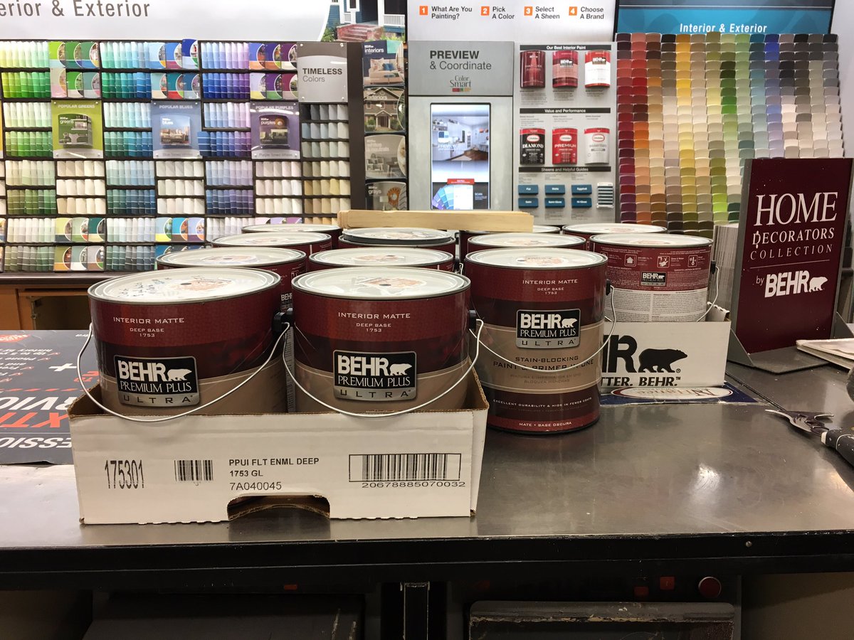 ChrisP_Behr's tweet photo. JR at 8429 just signed another contractor up for pro xtra and sold a nice little paint order. Great job! https://t.co/B8UALftUN9