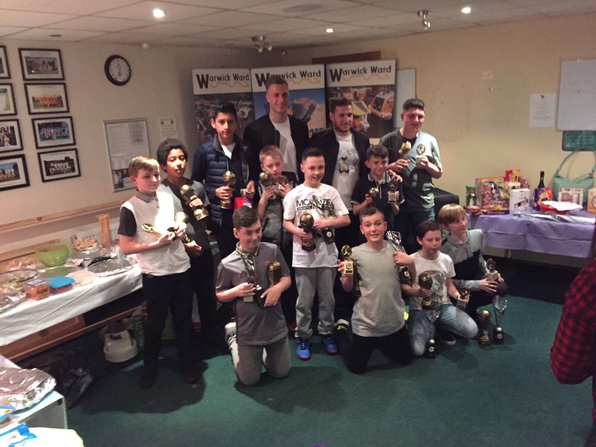 Warwick Ward proud sponsors of Sheffield Phoenix FC would like to thank <a href="/billysharp10/">billy sharp</a> &amp; Simon Moore for attending the presentation evening 👏