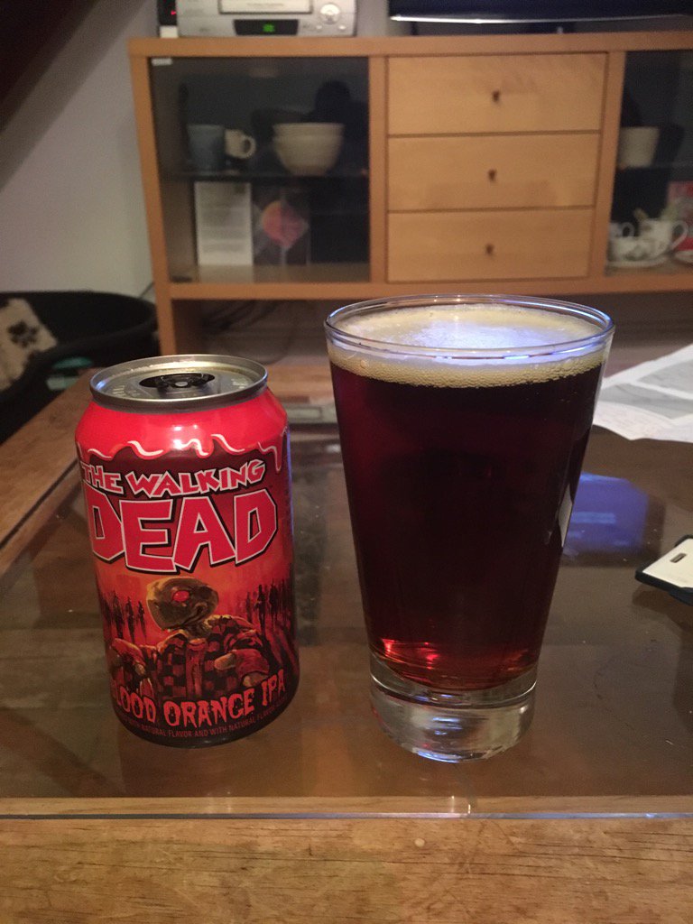 ChrisHunt2404's tweet photo. Watching the #WalkingDead finale with a @TerrapinBeerCo #BloodOrangeIPA. Thanks @Daemmon19C https://t.co/0S8aTALoq0