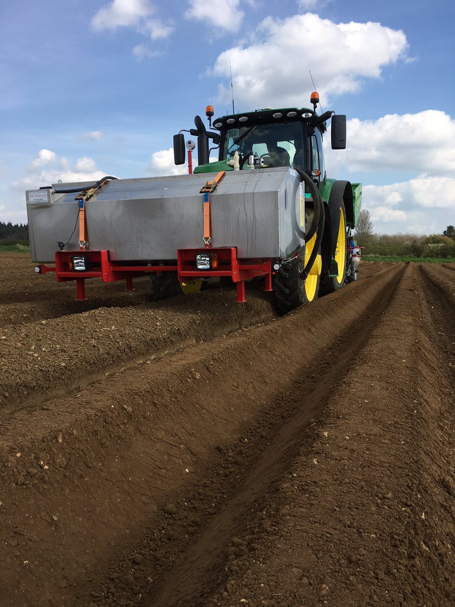 rwlservices's tweet image. It's all go again!! @thurlow_j @19stu88 #liquidfert #vydate #amistar #byeengineering