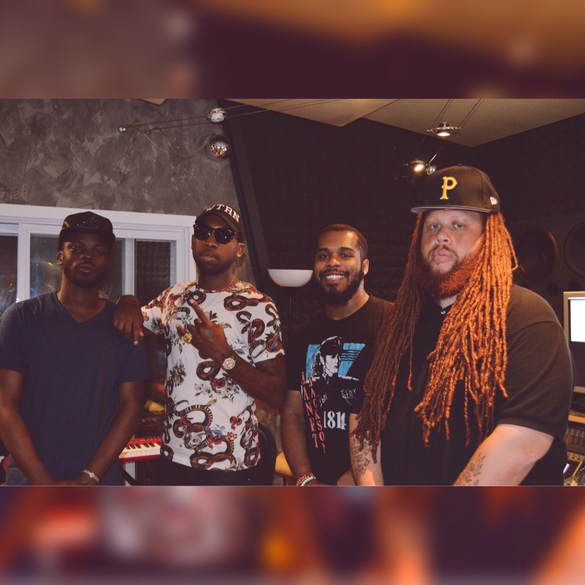 JuiceGod's tweet photo. Crafting up a new sound for @rarejarvis at @mstudioatl ๐ @benscisse @red_sparks #TheCollective
.
.
#mstudioatl https://t.co/7jreC9iPh5 https://t.co/sOgjPtrkGw