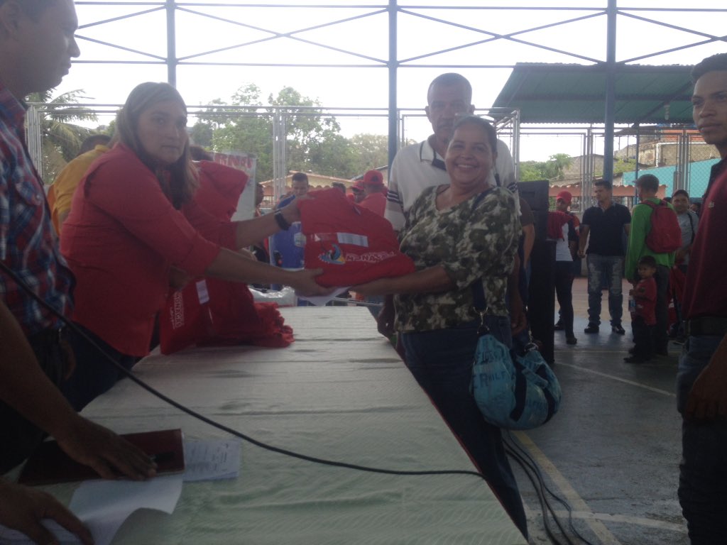 DespachoGobMon's tweet photo. Estamos comprometidos con la gestión de la Gob. @yelitzePSUV_ el Amor por nuestro pueblo es infinito ¡Revolucionarios trabajando! https://t.co/l3hLtMCb5f