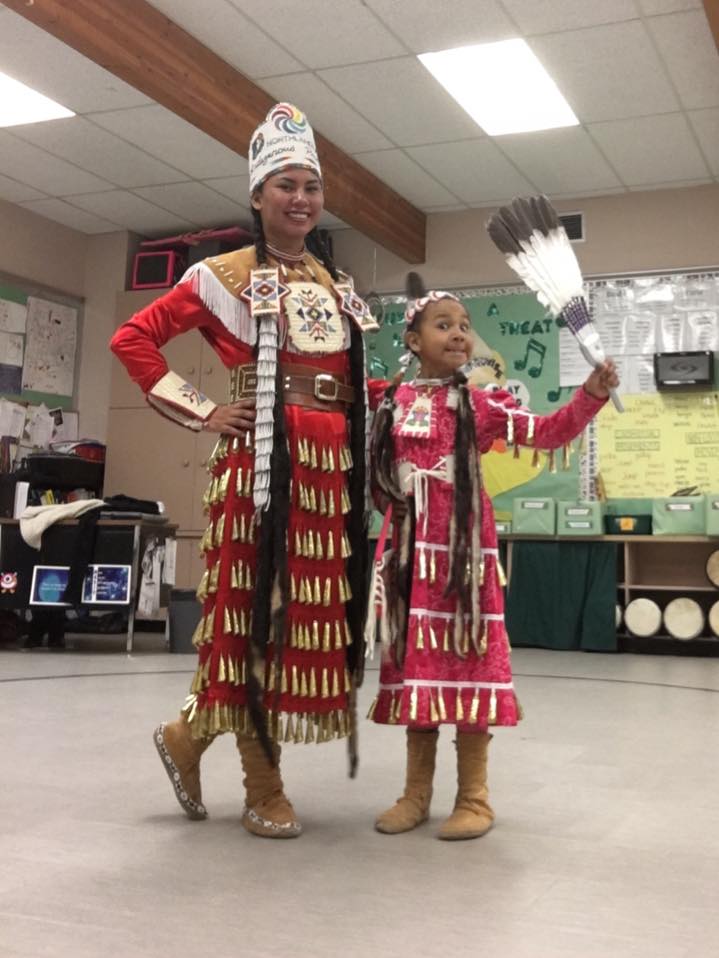 NorthlandsIP's tweet photo. #MotivationMonday We need to be the generation to go back to traditional ways, or help the next generation. Teaching elementary students!😊 💗 https://t.co/tuOiQgTgSV