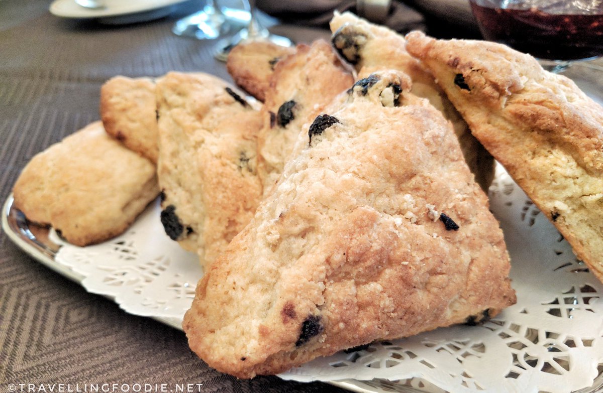 Mornington Rose Bed and Breakfast: Cherry Maple Scones