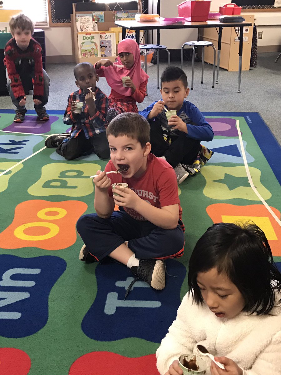 plantekinder's tweet photo. Learning about pigs! #science #omnivores #coolmud #gfwinship #gfschools https://t.co/5GdKK4QrzP