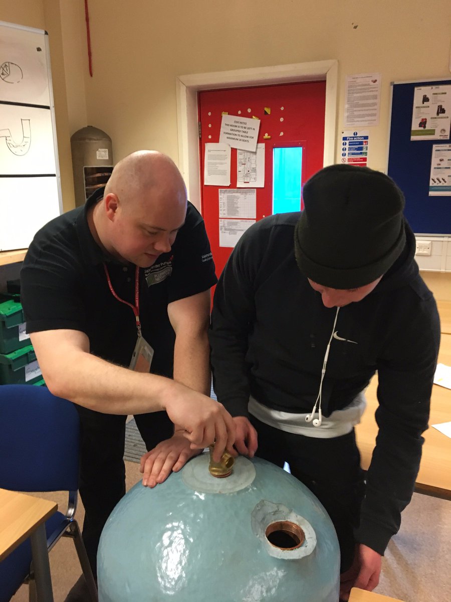 salamanderpumps's tweet image. Great photo from @BirminghamCol of Ken our Training Manager teaching someone how to fit a #Flange! #collegetraining #salamanderpumps